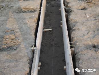 楔橫軋件在建筑基礎施工中的創新應用 替代磚胎膜的高效節本新工藝